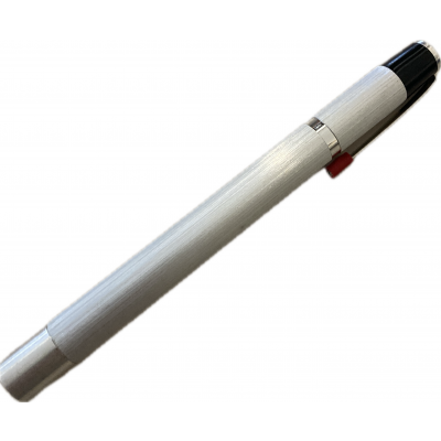 Penlight mit Vakuumlampe incl. 2 Microbatterien silber im PE-Beutel auf photobiologische Sicherheit geprüft